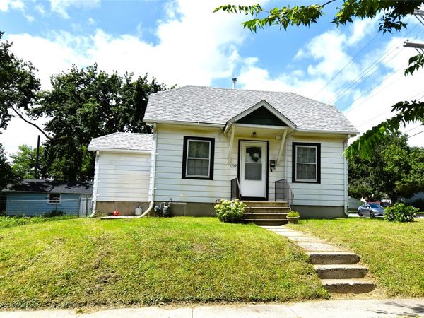 1227 Carroll Avenue , Ames, IA 50010