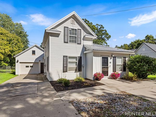 48 Arthur Street, Grant, MI 49327