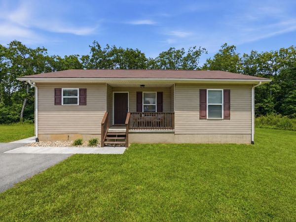 44 Dewey Dr , Crossville, TN 38555