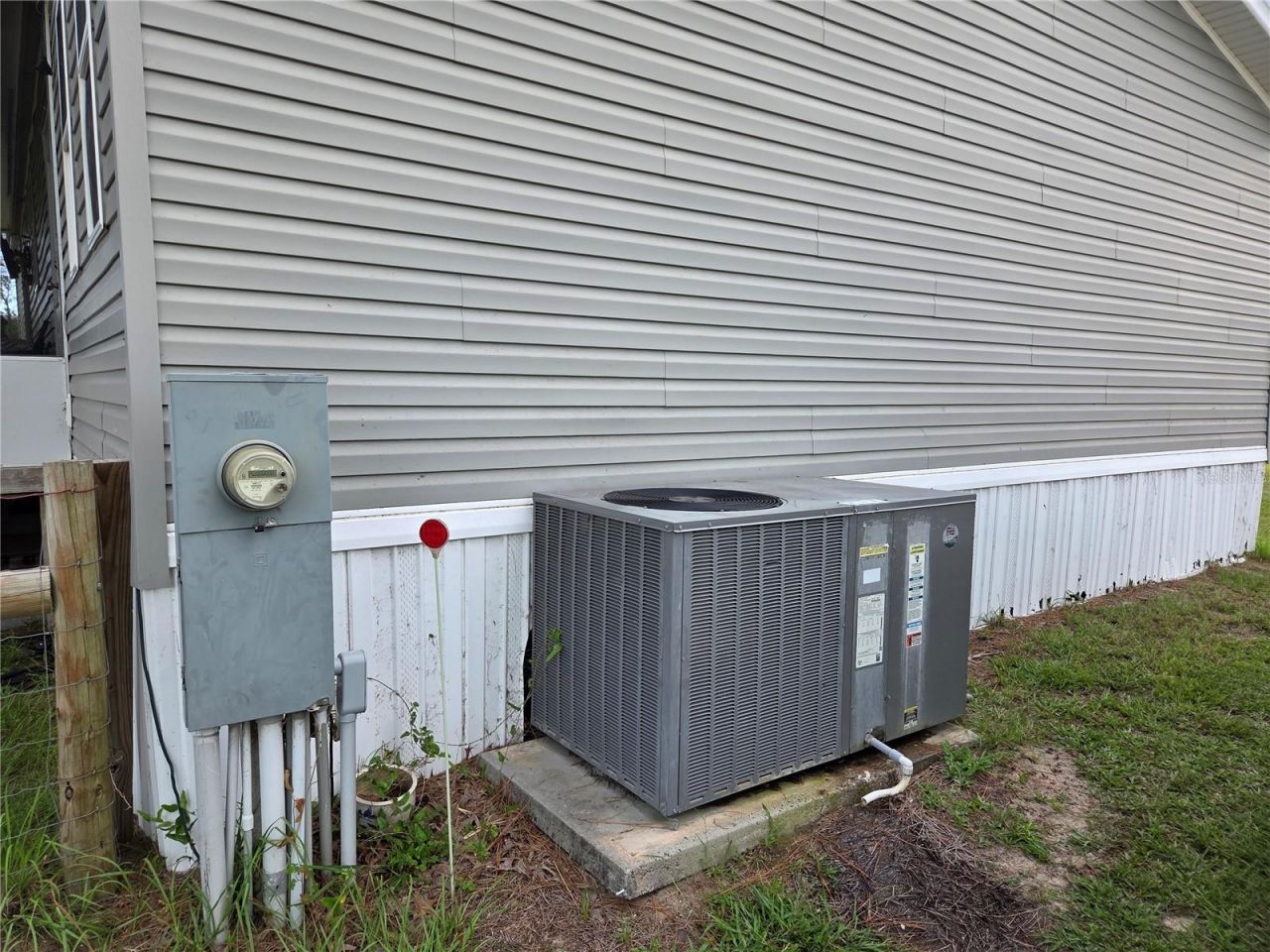 13030 SE 21st Place, Morriston, FL 32668 Photo