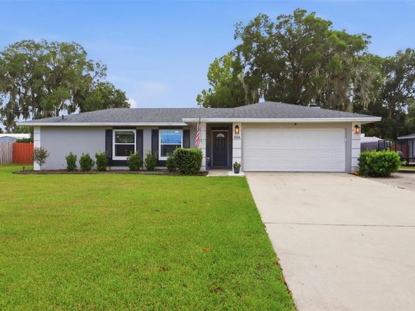 1004 CRESCENT PARKWAY , DELAND, FL 32720