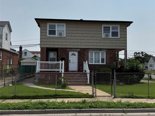 126 Sussex Road , Elmont, NY 11003