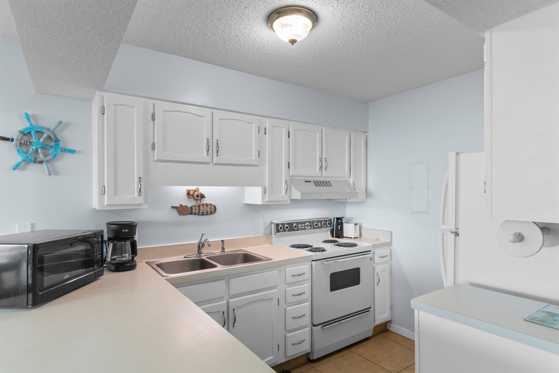 4605 S Ocean Blvd. Photo 4