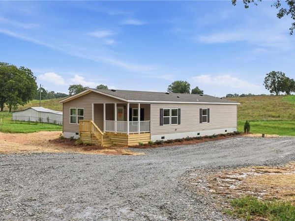 915 Smith Loop Road , Demorest, GA 30535