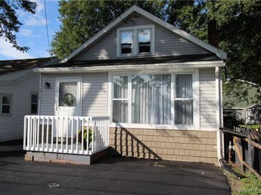 5716 Lakeview Terrace, Lake View, NY 14085