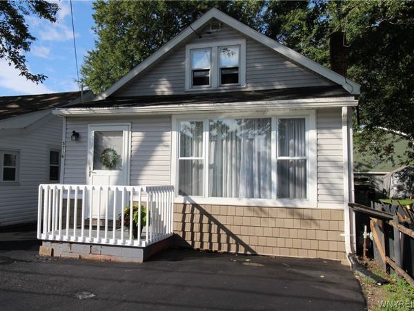 5716 Lakeview Terrace, Lake View, NY 14085
