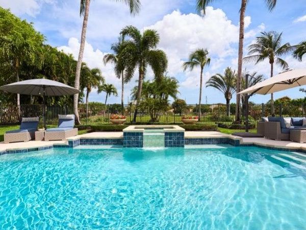 3700 Embassy Drive, West Palm Beach, FL 33401