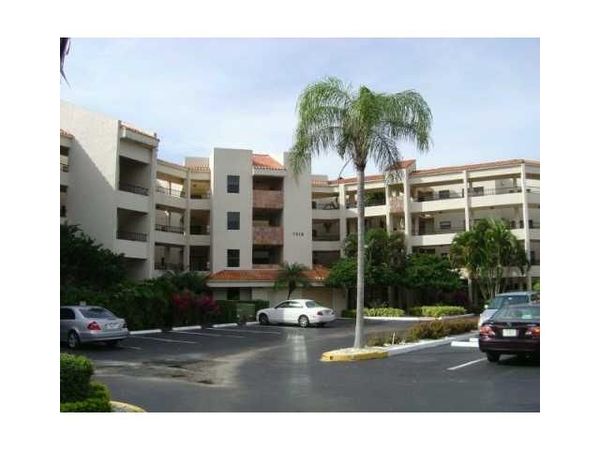 7472 LA PAZ Boulevard, Unit 309, Boca Raton, FL 33433