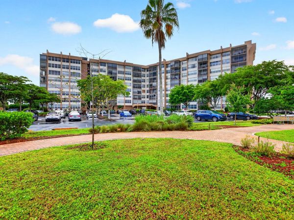 1100 St Charles Place, Unit PH3, Pembroke Pines, FL 33026
