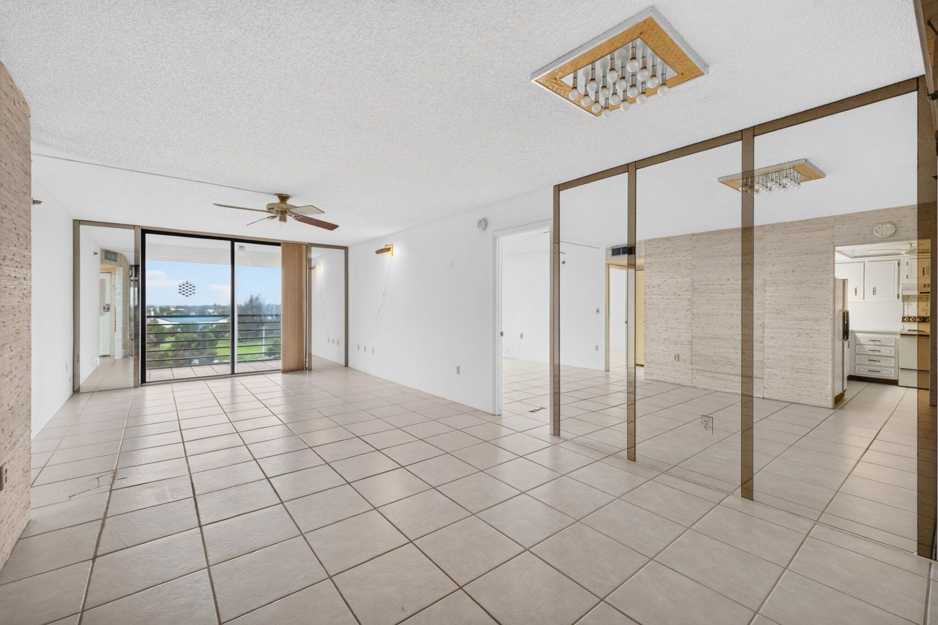 1100 St Charles Place, Unit PH3, Pembroke Pines, FL 33026 Photo
