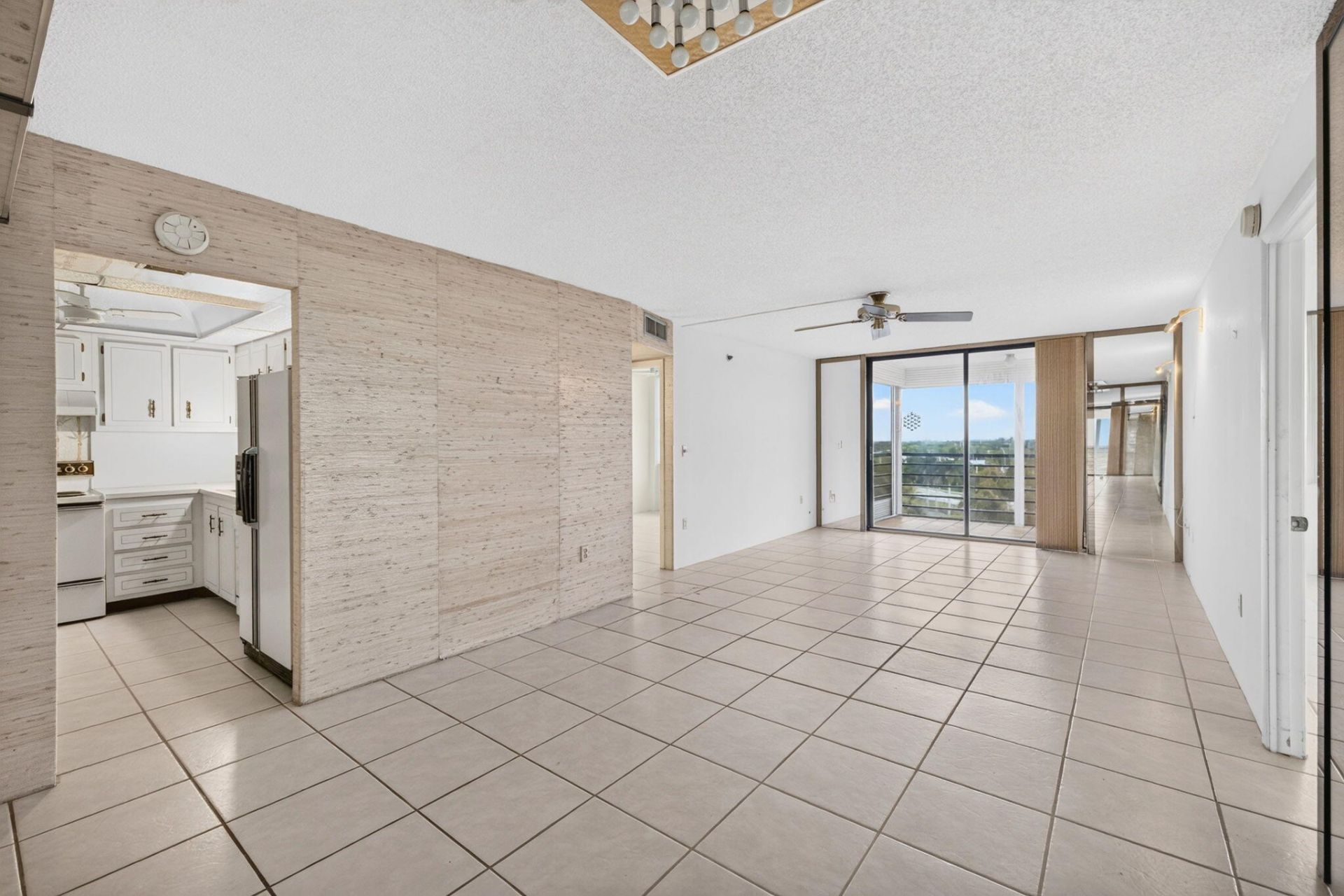 1100 St Charles Place, Unit PH3, Pembroke Pines, FL 33026 Photo