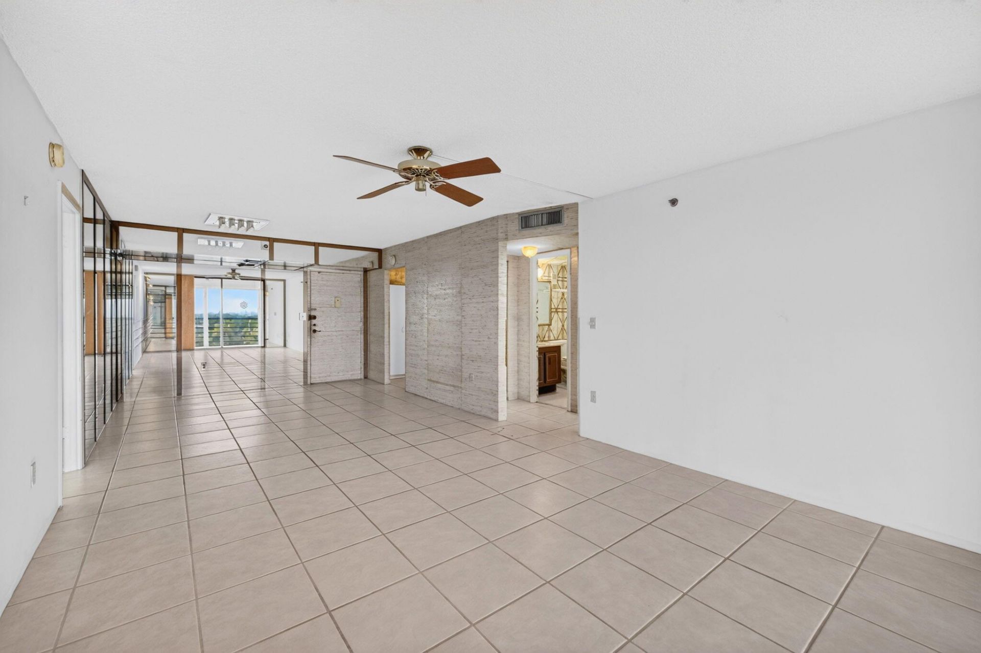 1100 St Charles Place, Unit PH3, Pembroke Pines, FL 33026 Photo