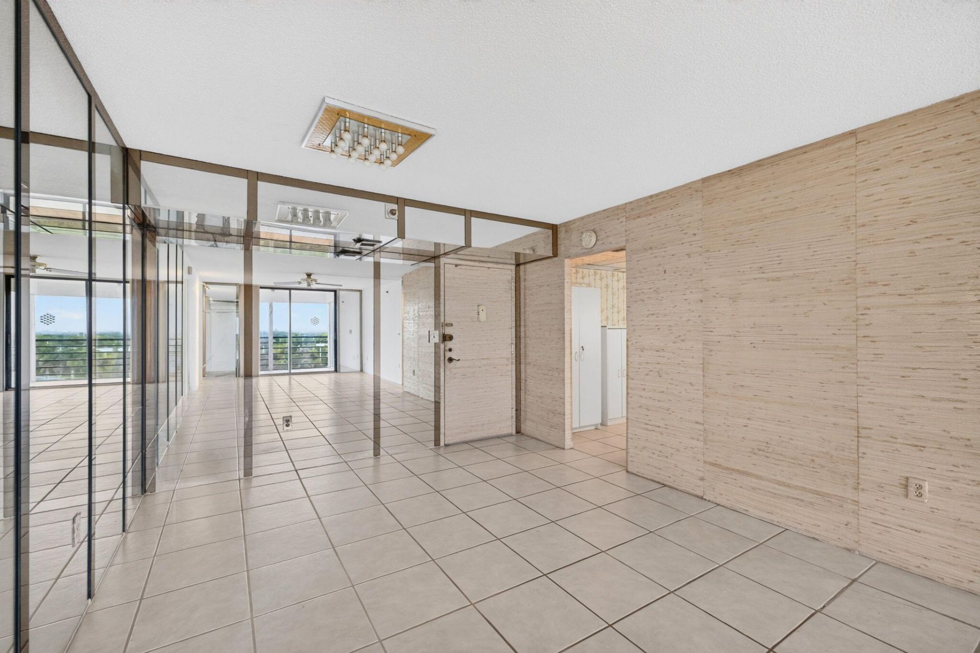 1100 St Charles Place, Unit PH3, Pembroke Pines, FL 33026 Photo