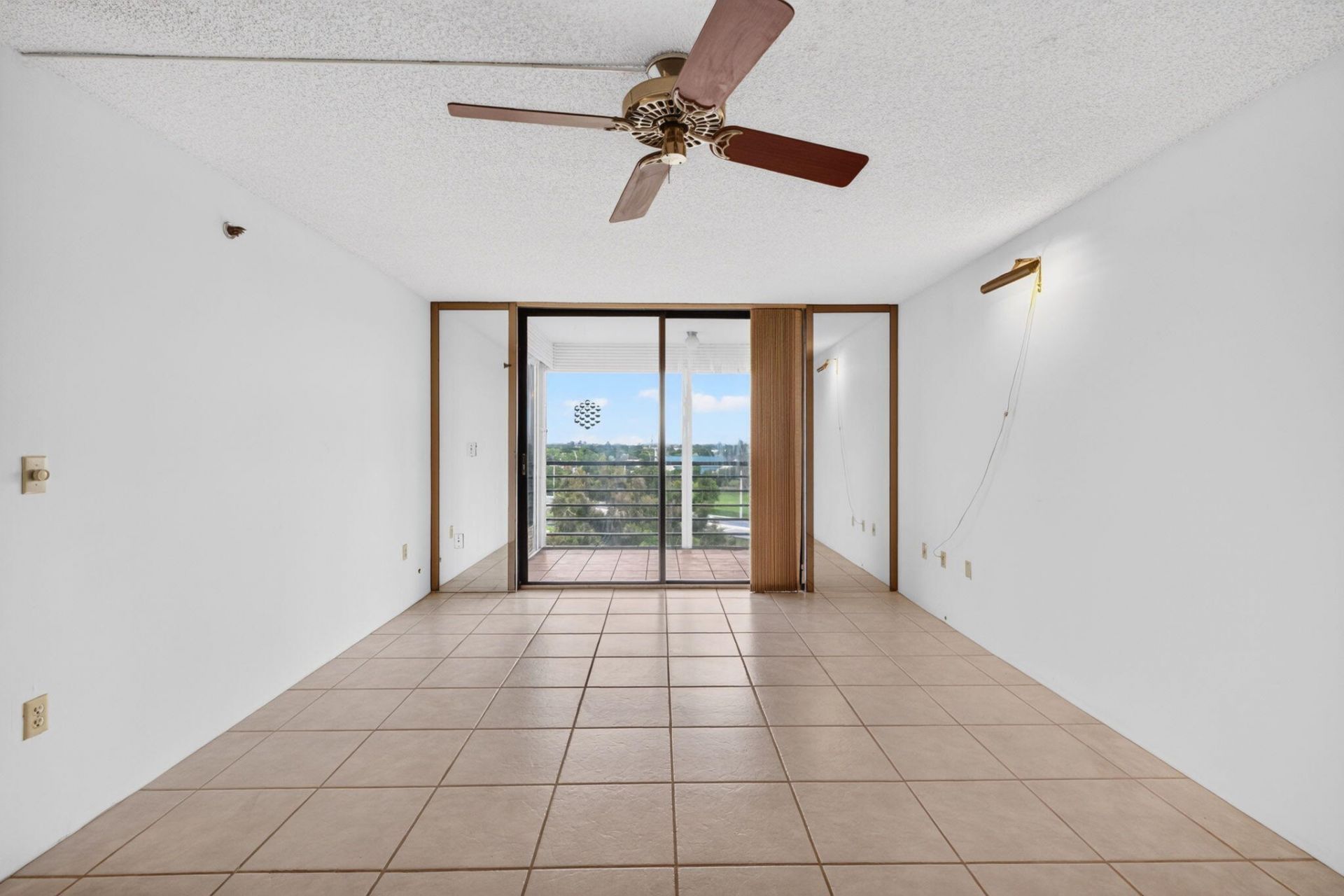 1100 St Charles Place, Unit PH3, Pembroke Pines, FL 33026 Photo