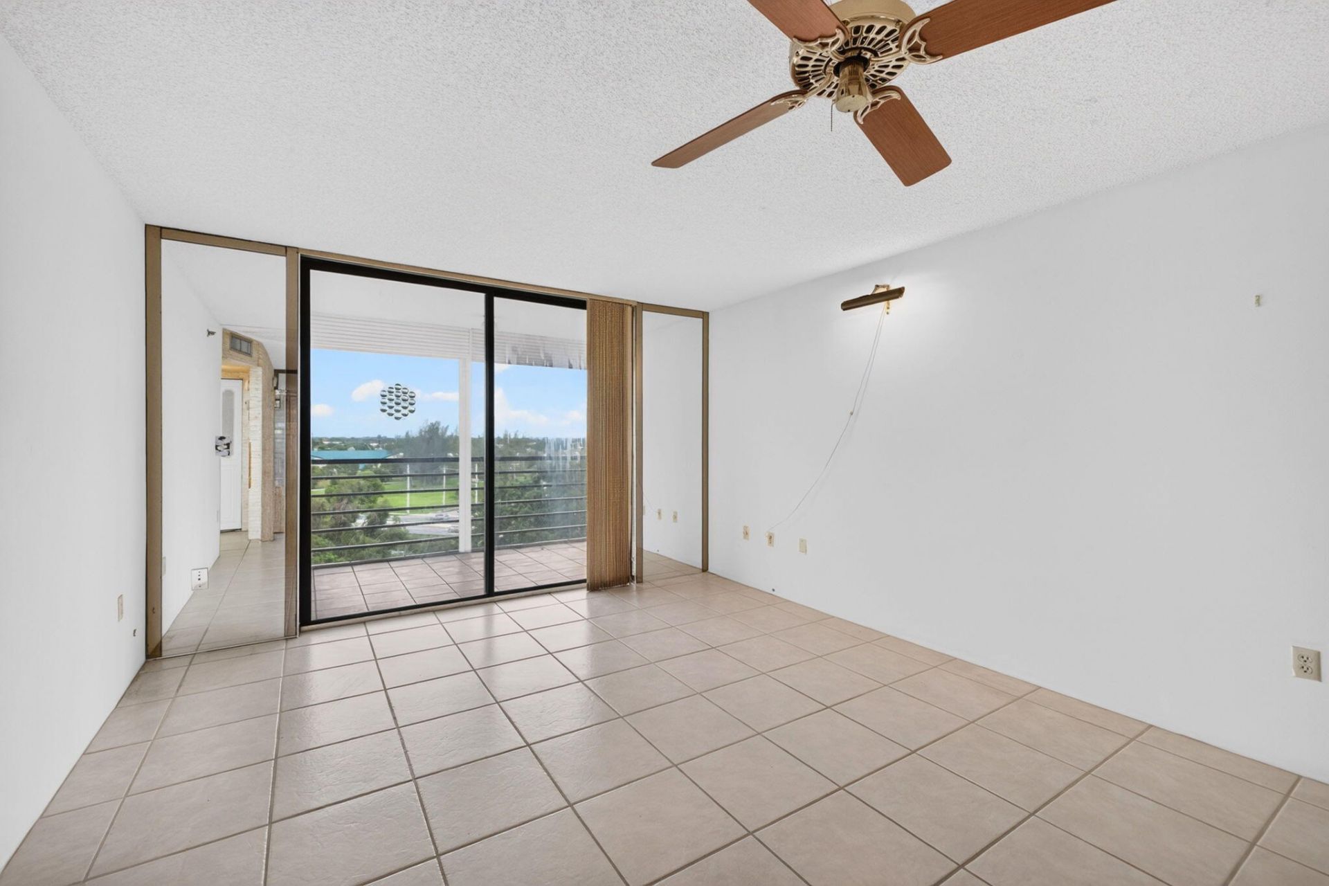 1100 St Charles Place, Unit PH3, Pembroke Pines, FL 33026 Photo