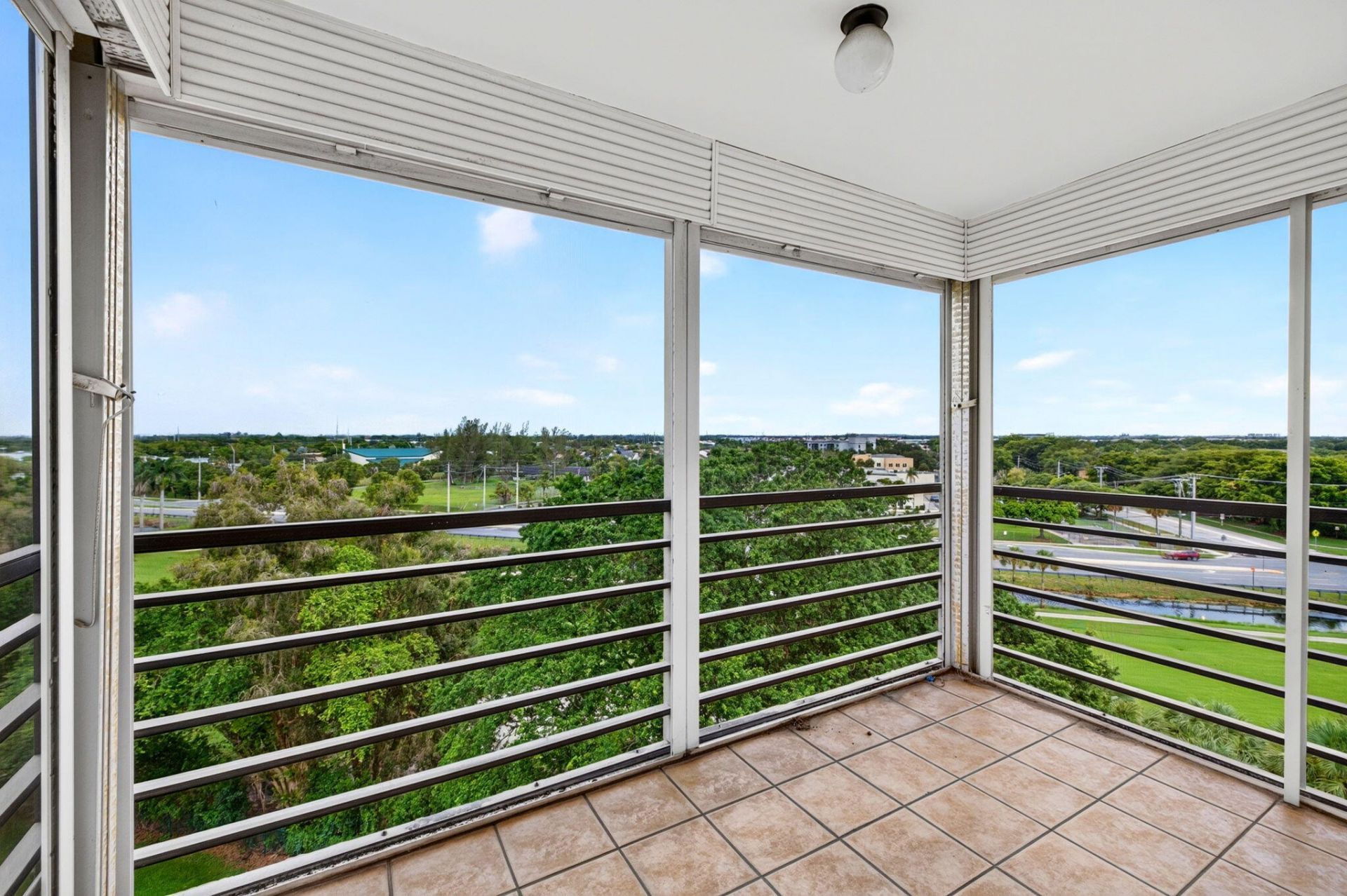 1100 St Charles Place, Unit PH3, Pembroke Pines, FL 33026 Photo