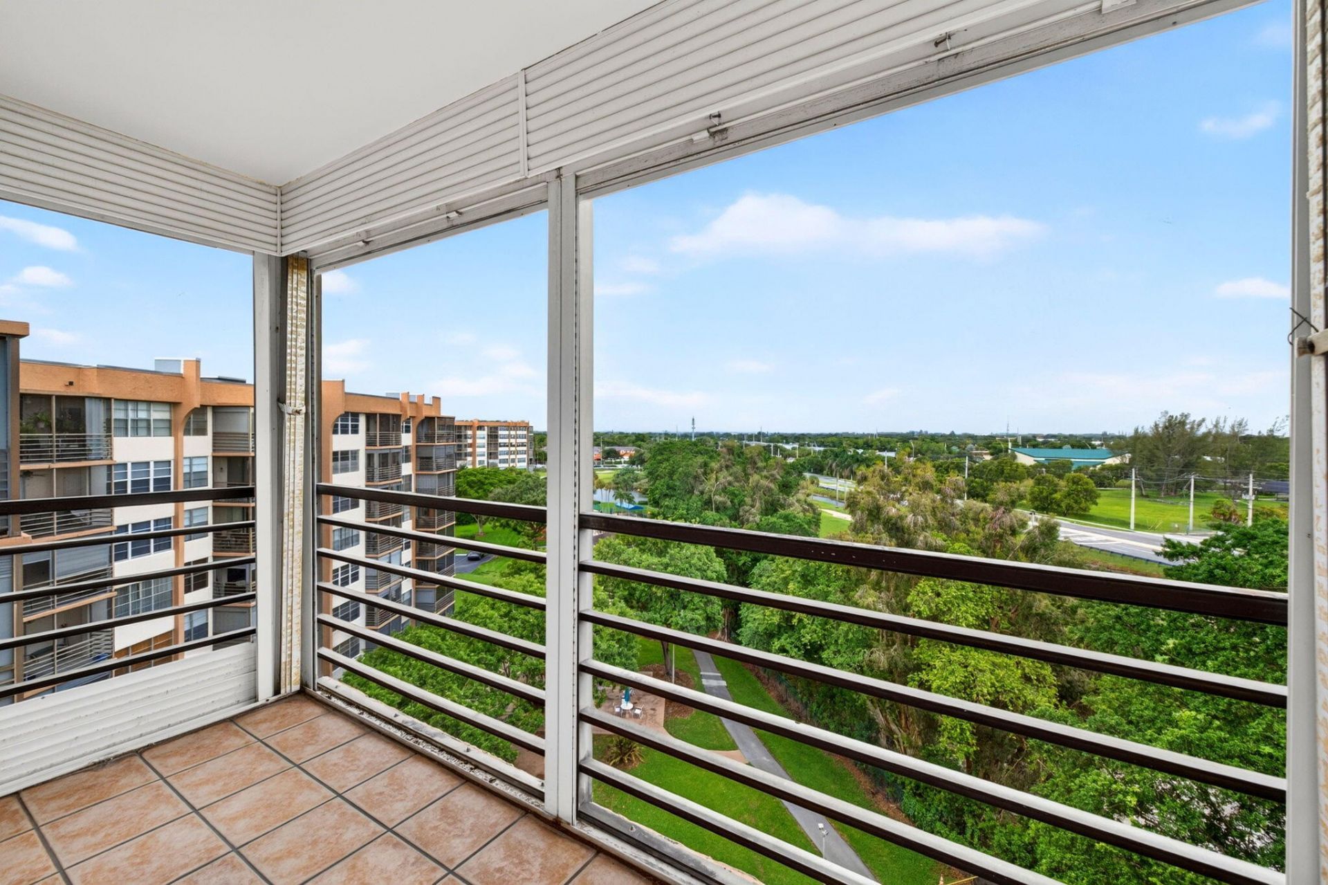 1100 St Charles Place, Unit PH3, Pembroke Pines, FL 33026 Photo