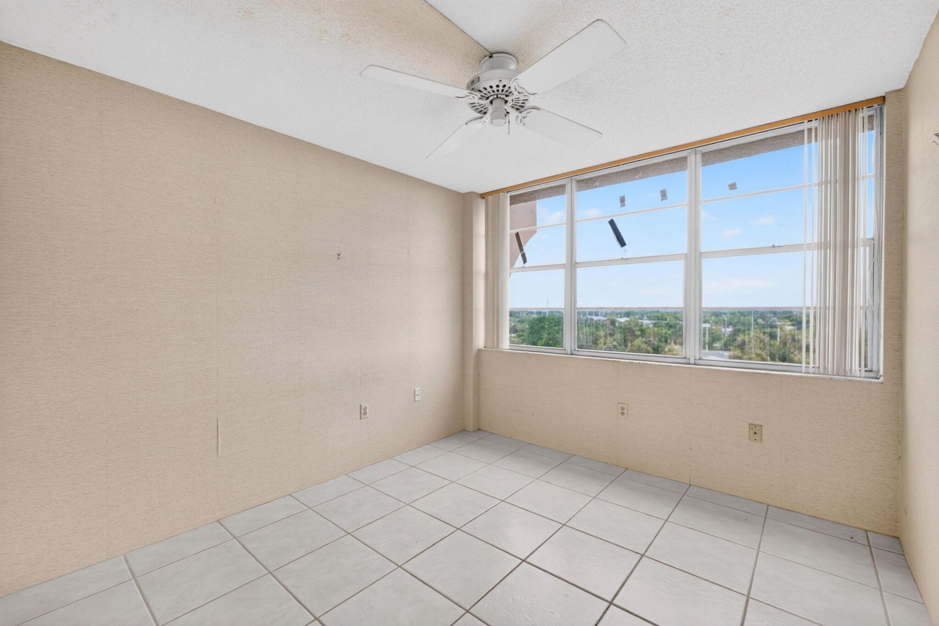 1100 St Charles Place, Unit PH3, Pembroke Pines, FL 33026 Photo