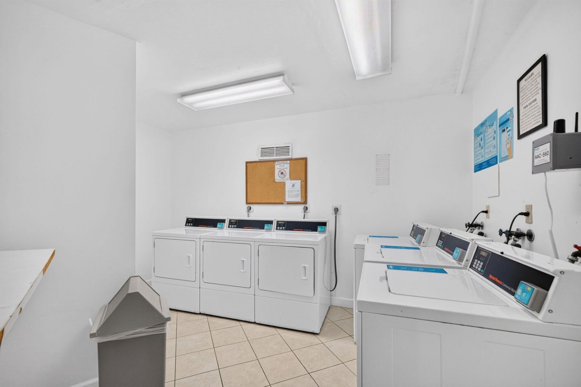 1100 St Charles Place, Unit PH3, Pembroke Pines, FL 33026 Photo