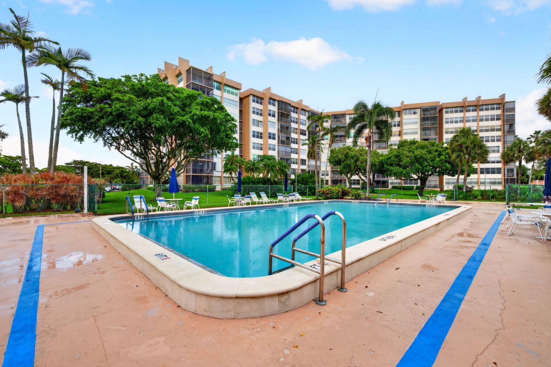 1100 St Charles Place, Unit PH3, Pembroke Pines, FL 33026 Photo
