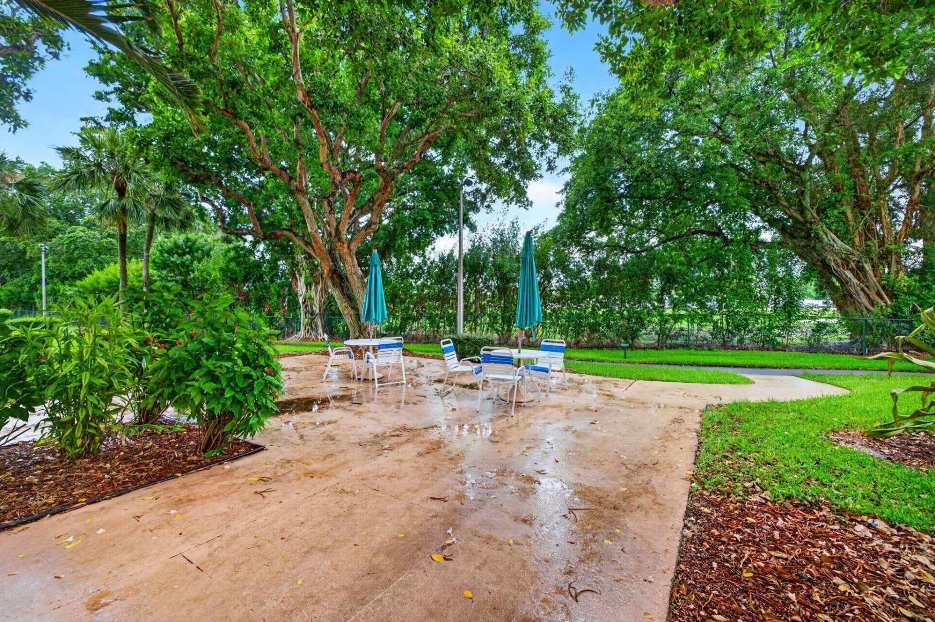 1100 St Charles Place, Unit PH3, Pembroke Pines, FL 33026 Photo