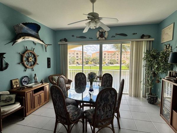 2 E HARBOUR ISLE Drive E, Unit 203, Fort Pierce, FL 34949