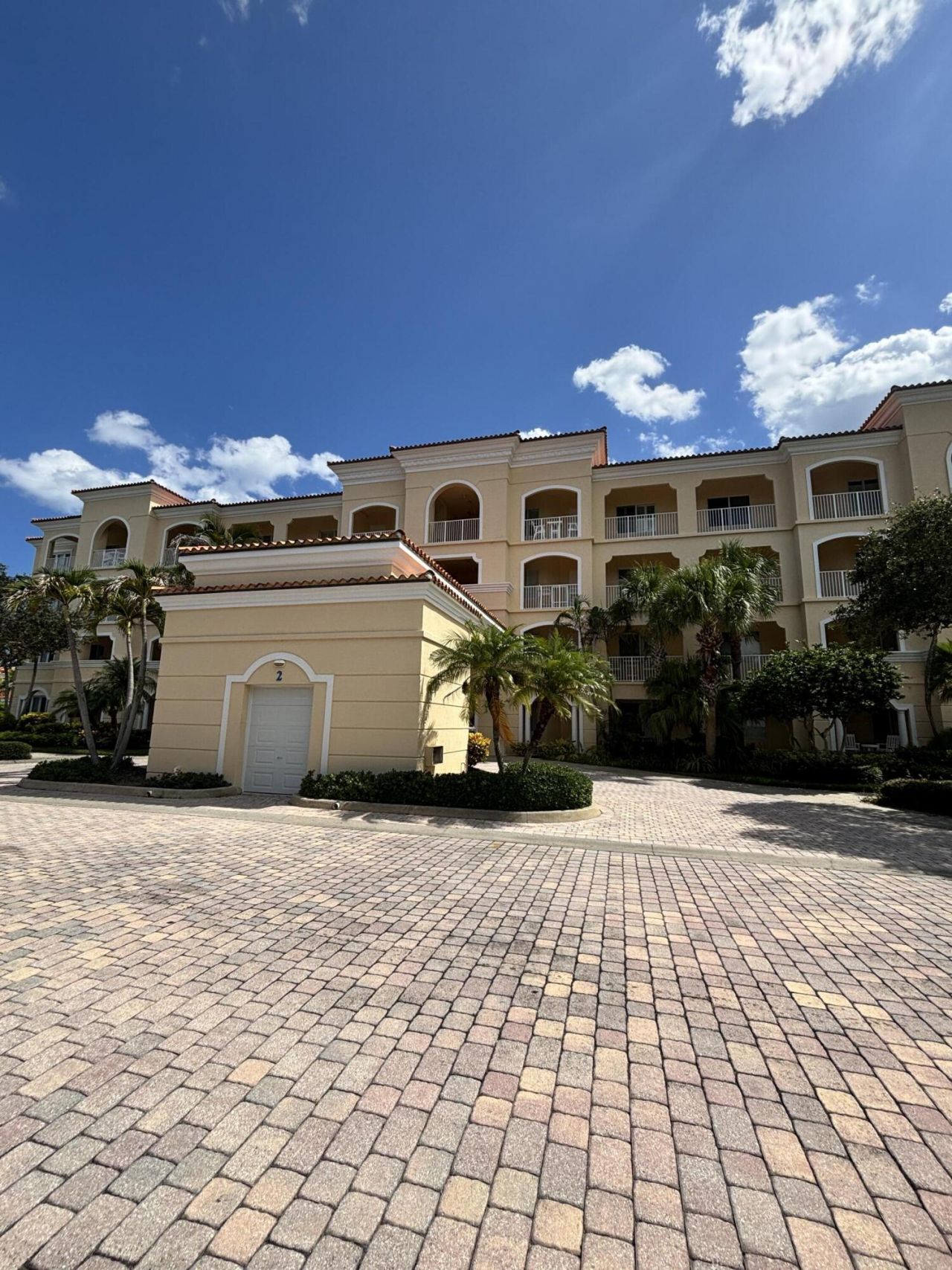 2 E Harbour Isle Drive E, Unit 203, Fort Pierce, FL 34949 Photo