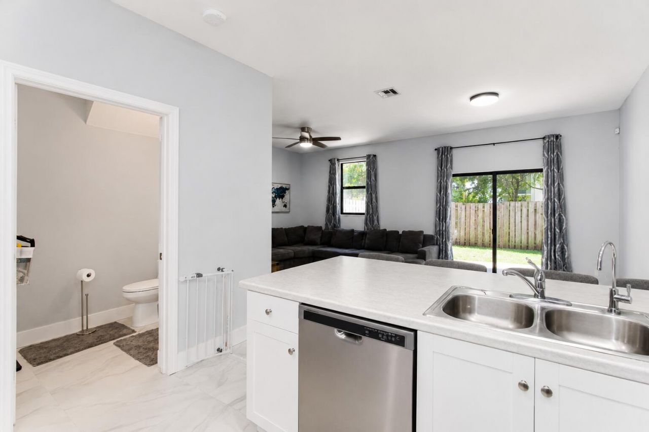5437 NW 27th Court, Margate, FL 33063 Photo