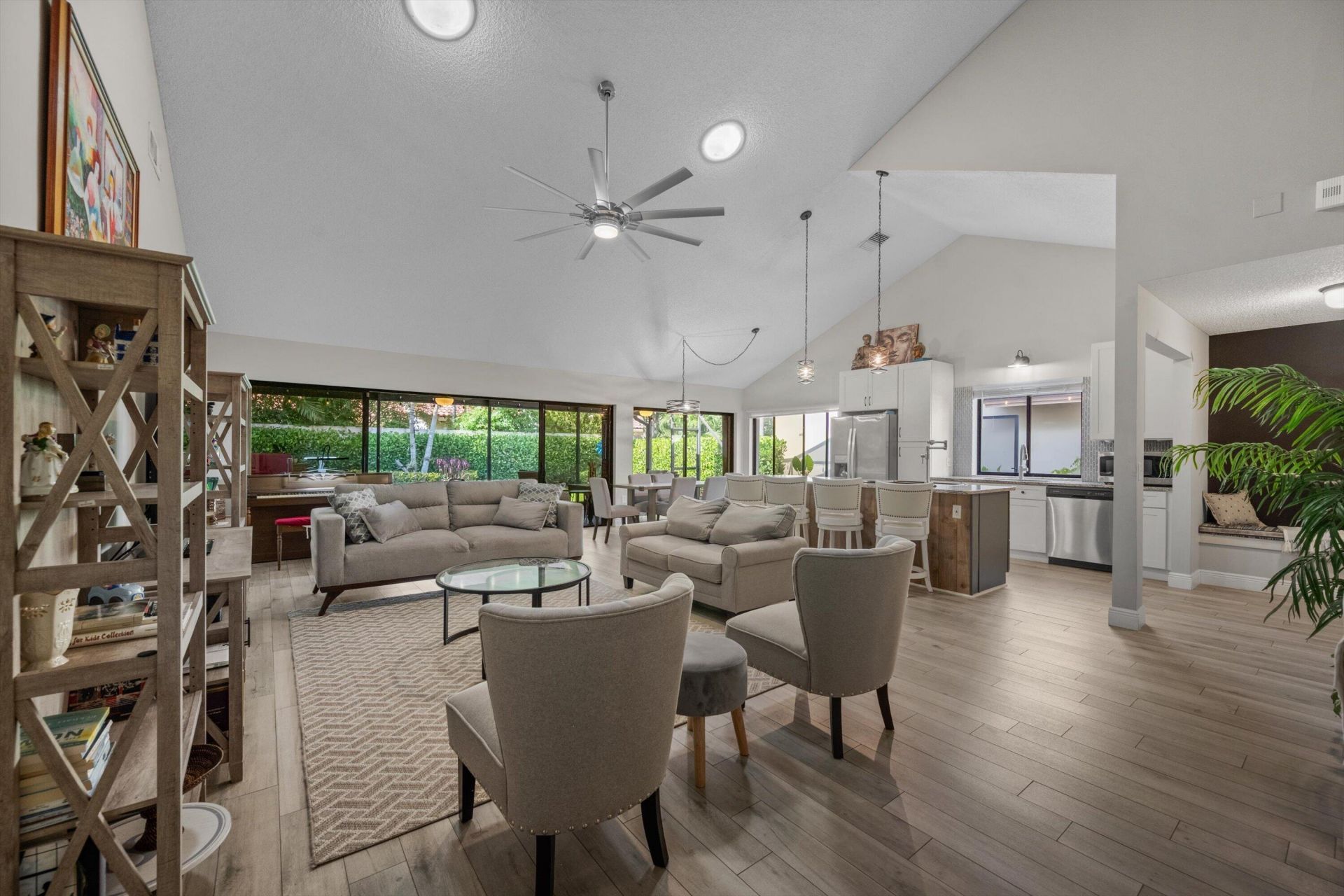 2895 Farragut Lane, West Palm Beach, FL 33409 Photo