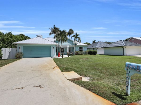 10831 SE Pinegrove Street, Tequesta, FL 33469