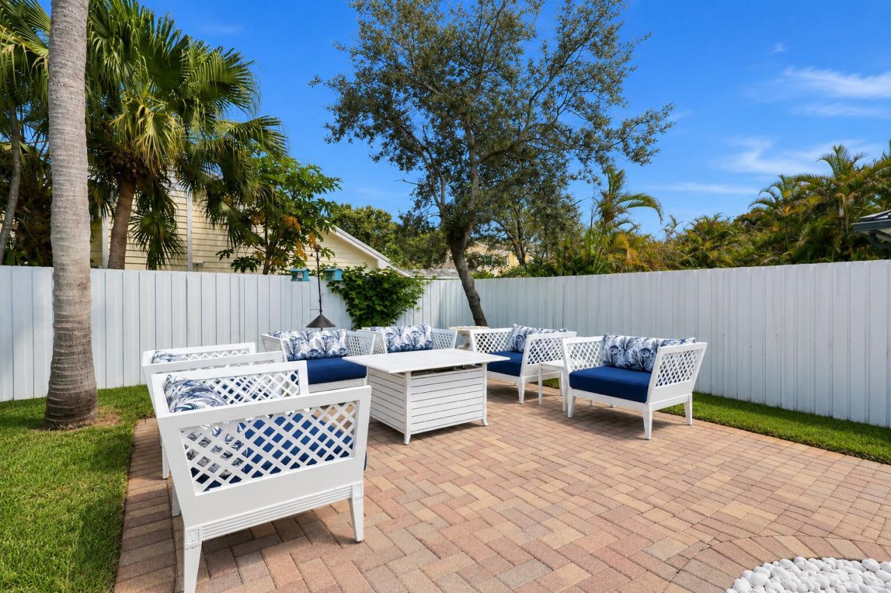 10831 SE Pinegrove Street, Tequesta, FL 33469 Photo