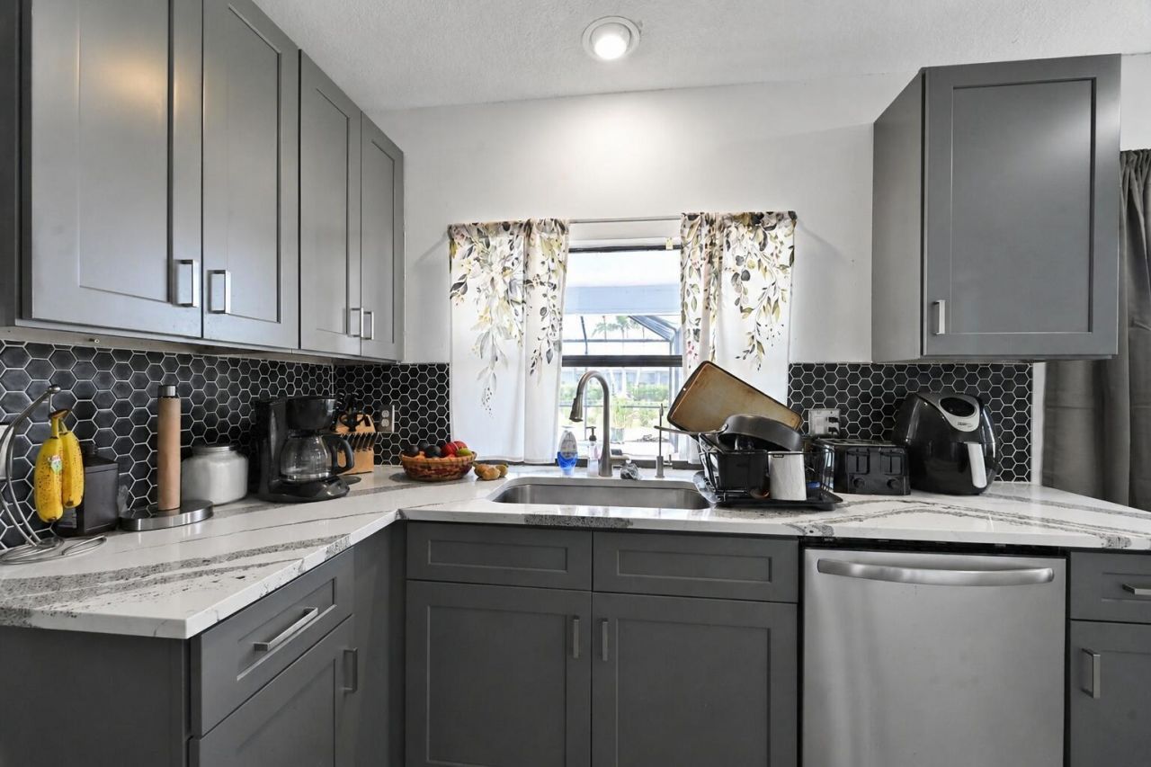 409 SW Voltair Terrace, Port Saint Lucie, FL 34984 Photo