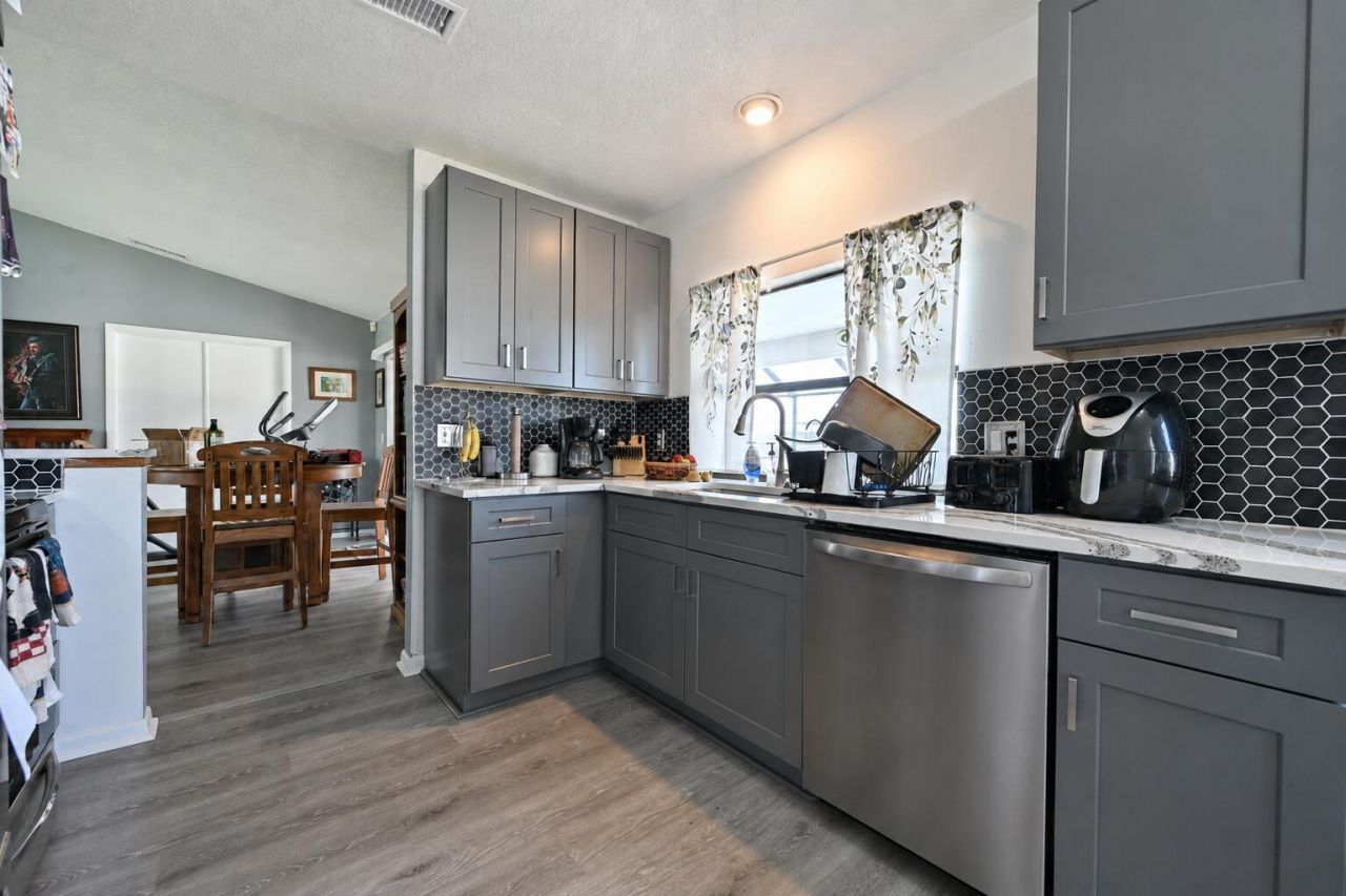 409 SW Voltair Terrace, Port Saint Lucie, FL 34984 Photo
