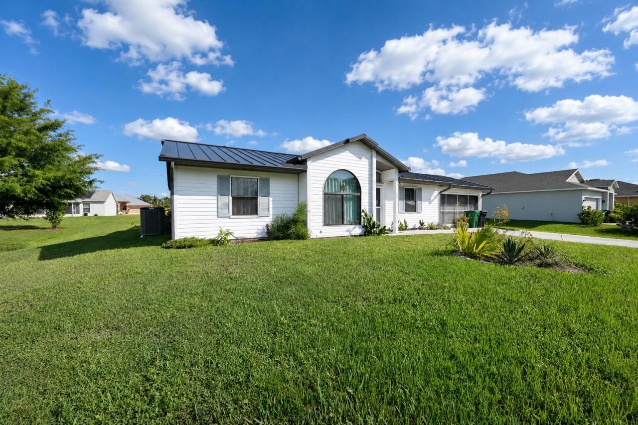 409 SW Voltair Terrace, Port Saint Lucie, FL 34984 Photo