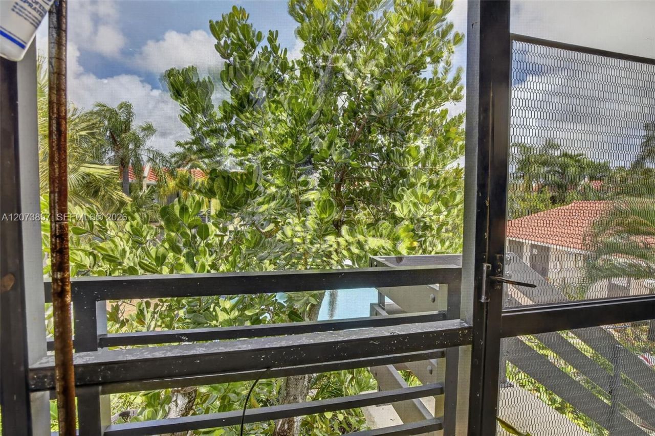 5240 NE 6th Ave , Unit H26, Oakland Park, FL 33334 Photo