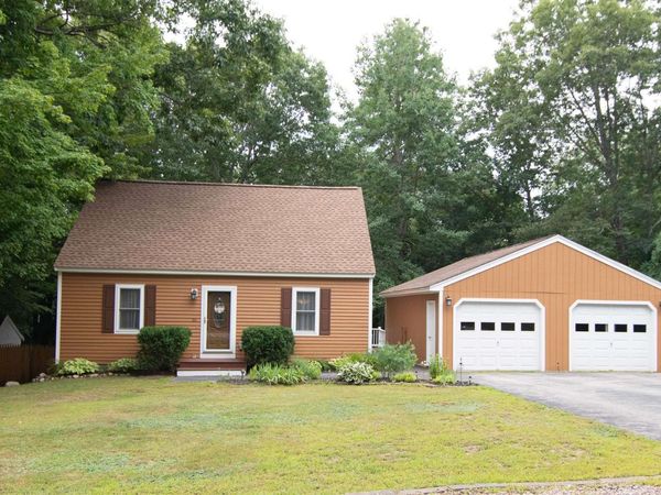 66 Dorothy Drive, Epping, NH 03042