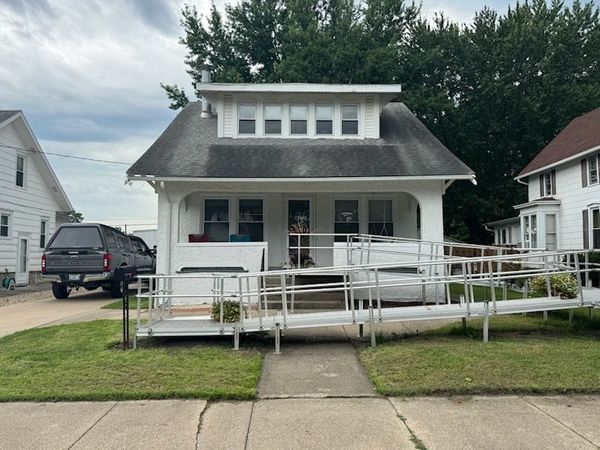 609 12th Avenue , Sterling, IL 61081