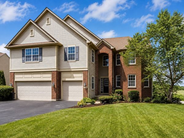 5218 Greenshire Circle, Lake In The Hills, IL 60156