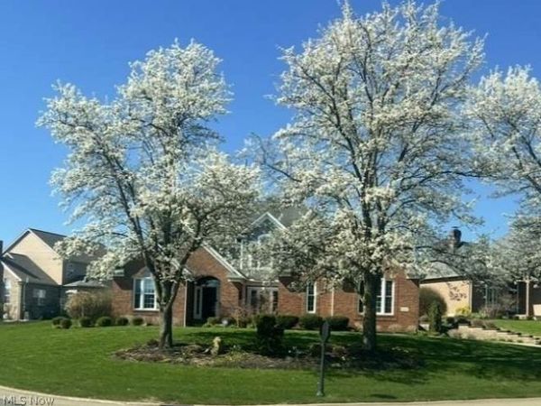 6428 Tallwood Circle NW, Canton, OH 44718