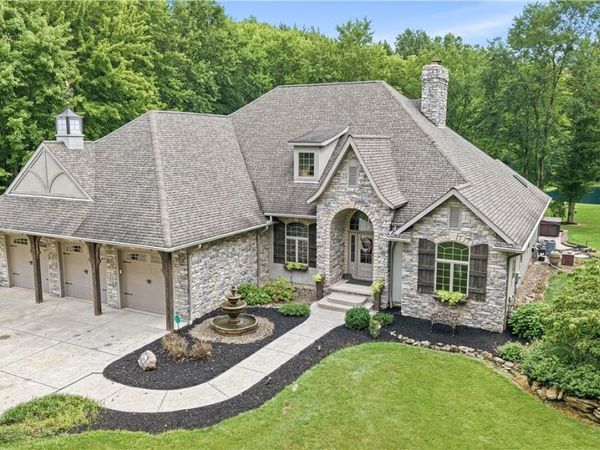 5560 Oak Hill Drive , Warren, OH 44481
