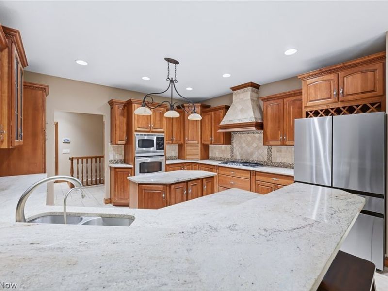 5560 Oak Hill Drive, Warren, OH 44481 Photo 11