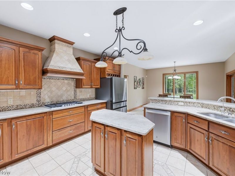 5560 Oak Hill Drive, Warren, OH 44481 Photo 12