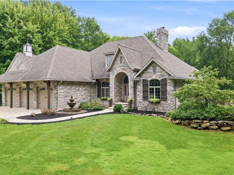 5560 Oak Hill Drive, Warren, OH 44481 Photo 2