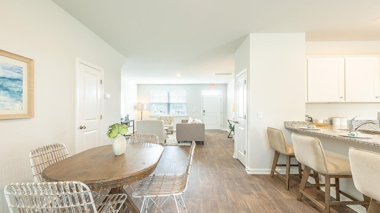 1785 Gordon Road Photo 4
