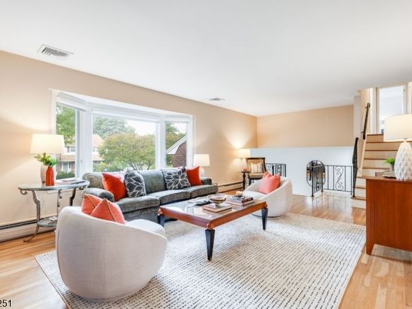 49 Country Club Ln, Springfield, NJ 07081