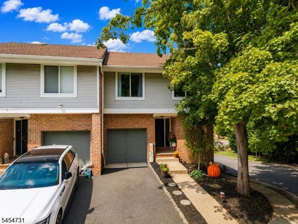 1 Mt Vernon Square, Verona, NJ 07044
