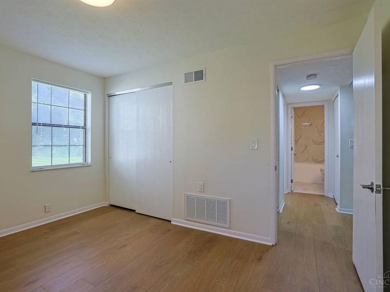 1937 Chaucer Drive, Unit A, Sycamore Township, OH 45237 Photo 15