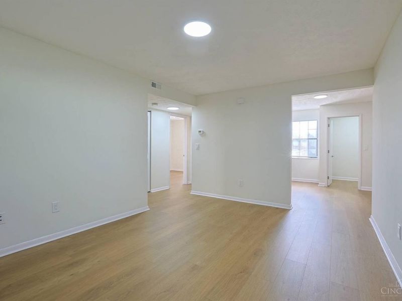 1937 Chaucer Drive, Unit A, Sycamore Township, OH 45237 Photo 6