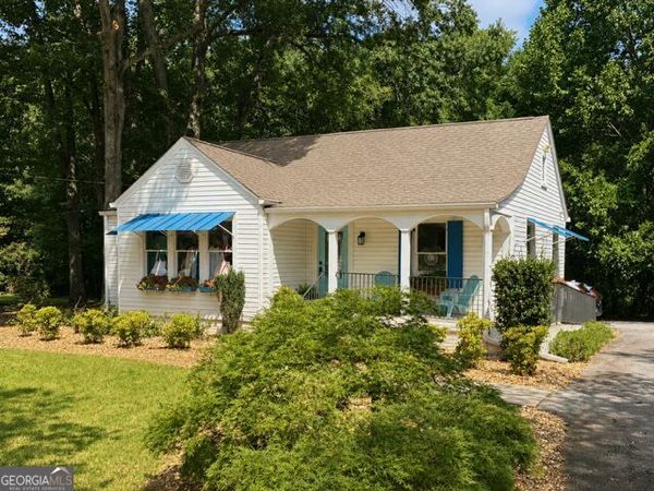 570 Lanier Avenue E, Fayetteville, GA 30214