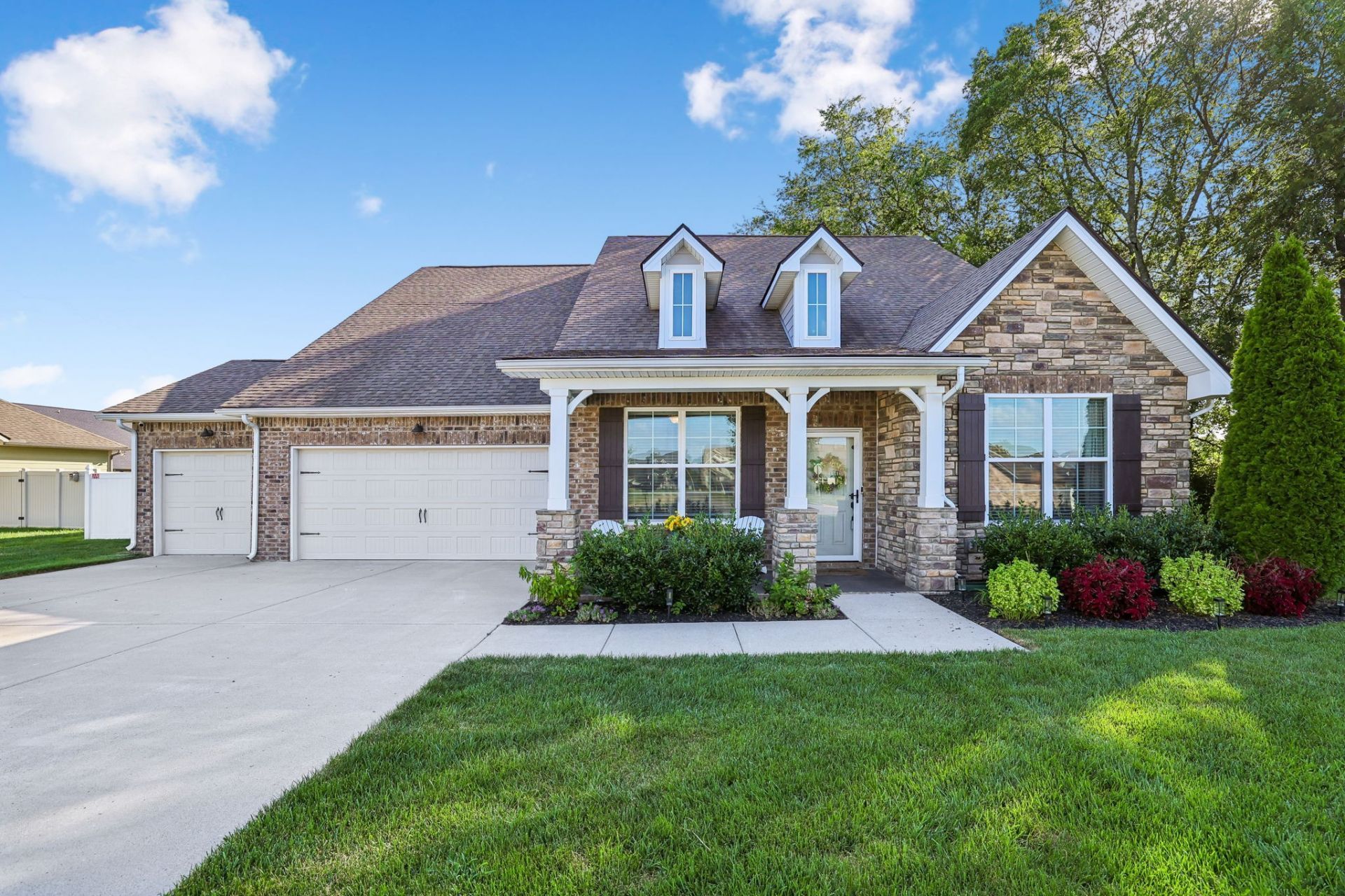 2604 Parkwood Dr, Murfreesboro, TN 37128 Main Photo